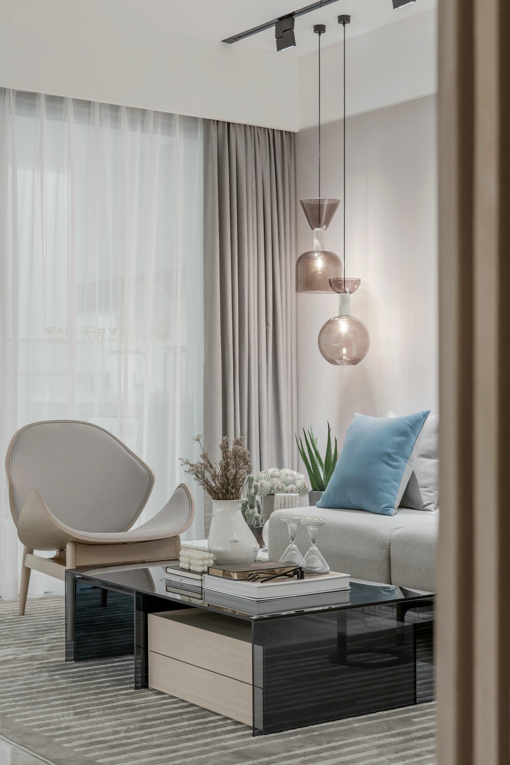 现代简约风格室内家装案例效果图-客厅茶几 现代简约风格室内家装案例效果图-客厅茶几