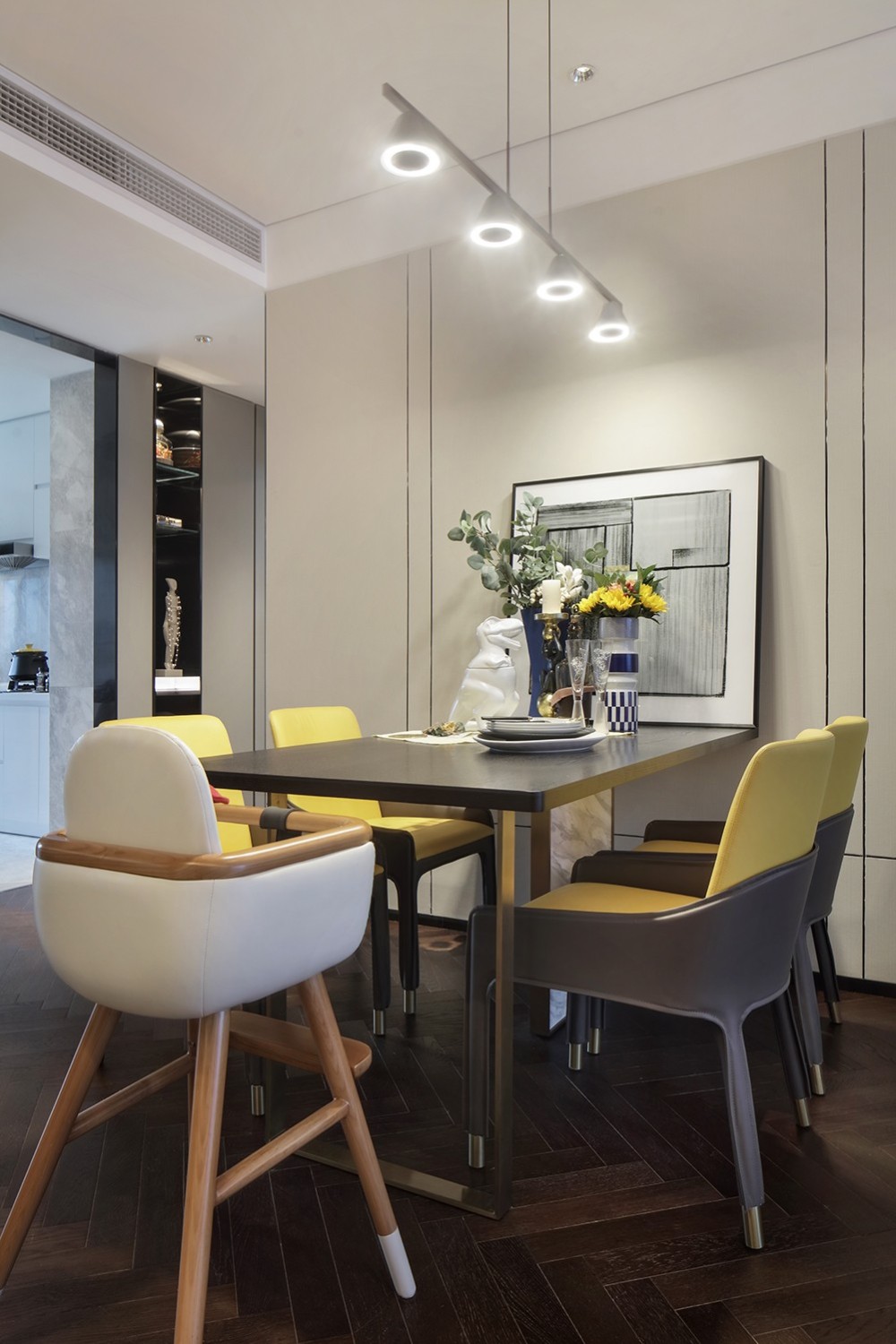 现代轻奢风格室内家装案例效果图-餐厅 现代轻奢风格室内家装案例效果图-餐厅